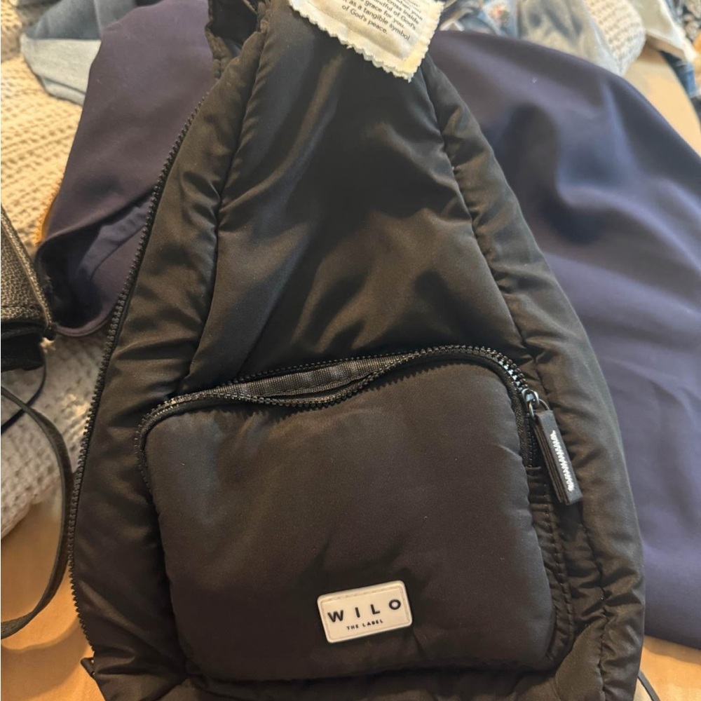 Wilo Black Sling Bag for Women
